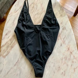 ✨Host Pick✨_NWOT_Plunge V-neck Swimsuit_Size 3X